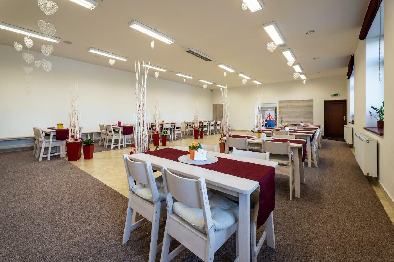 Hotel Zlechov Plumlov Extérieur photo